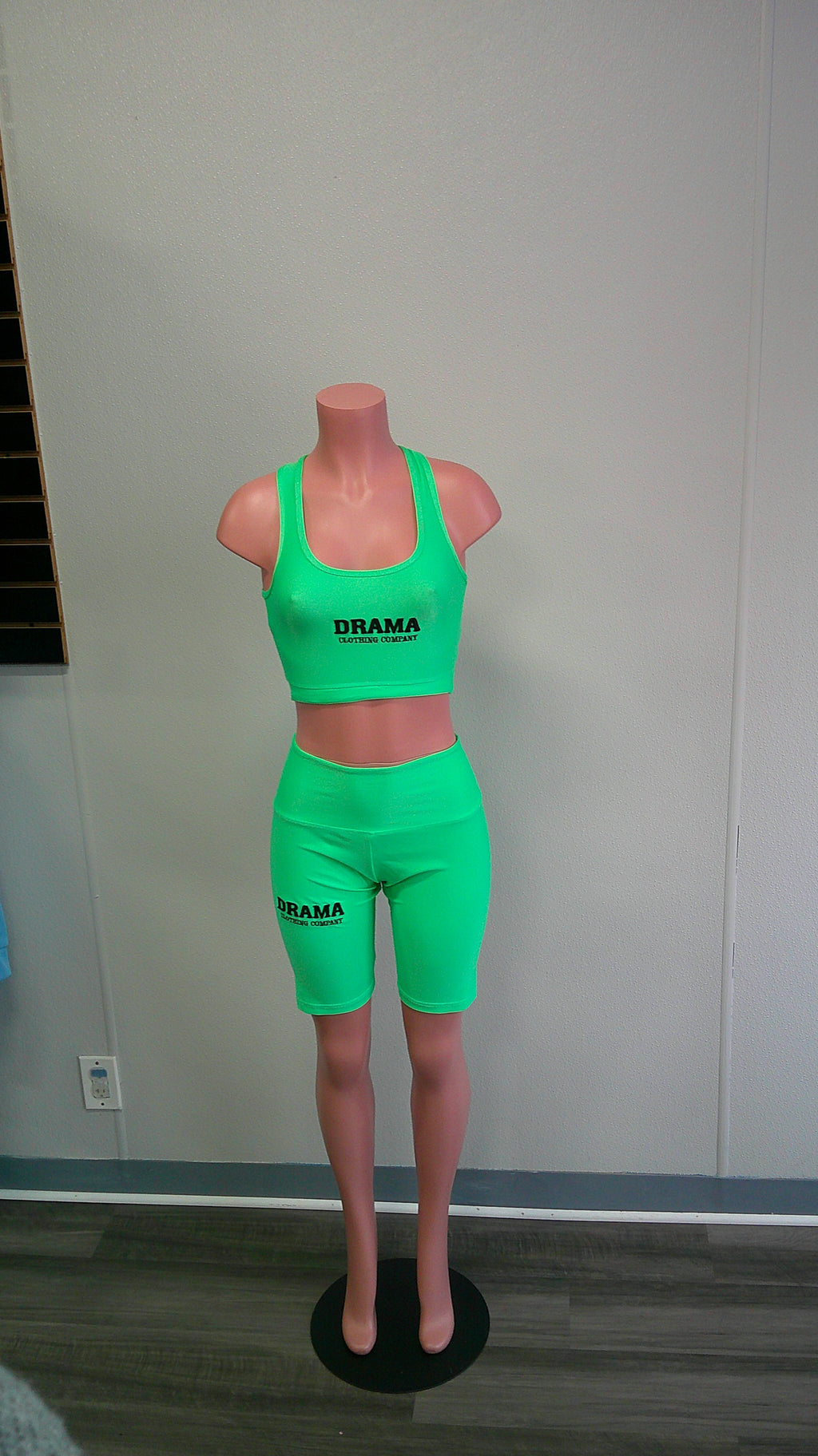 AM I THE DRAMA Tank Cropped Two-Piece Set