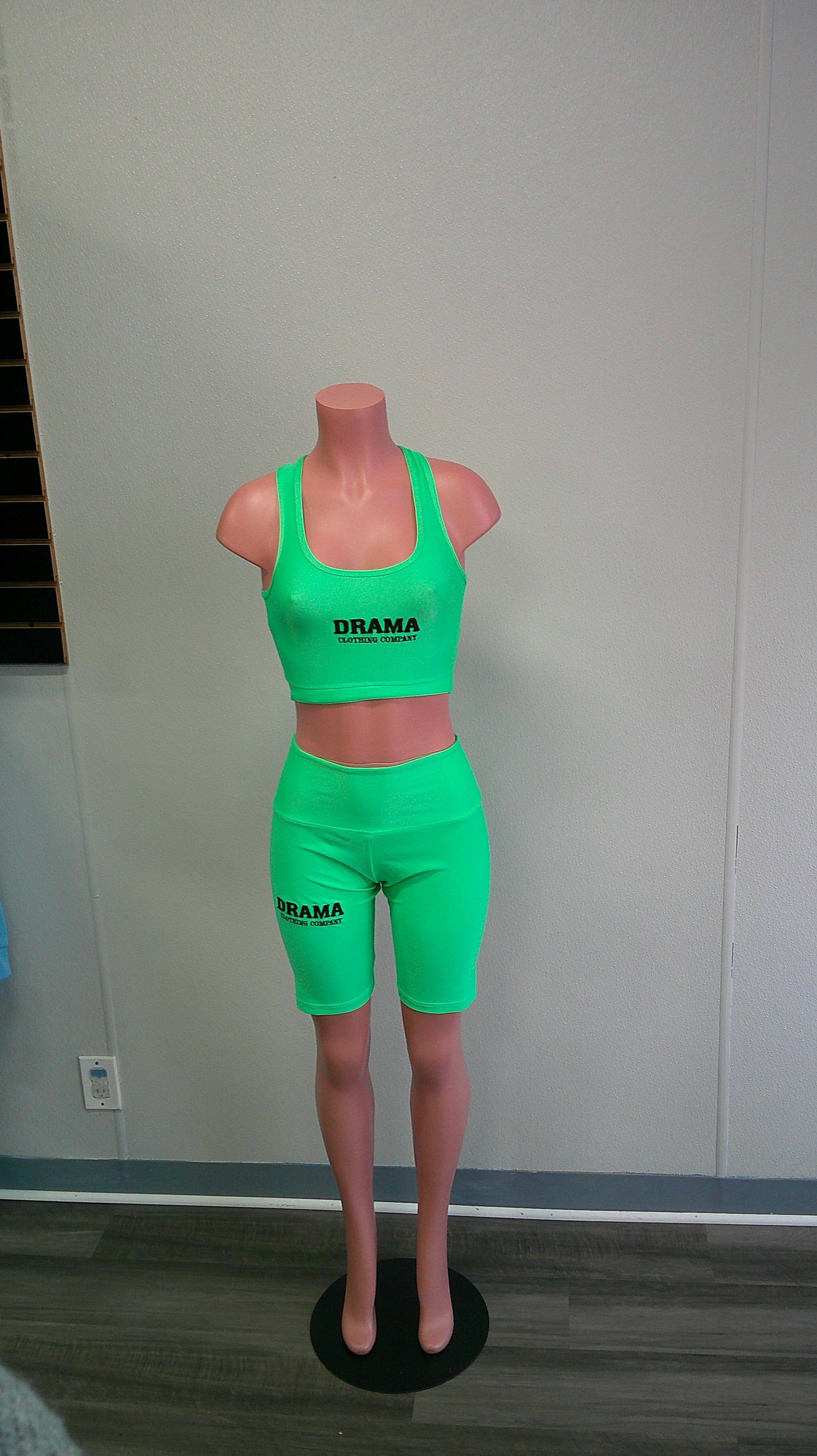 AM I THE DRAMA Tank Cropped Two-Piece Set